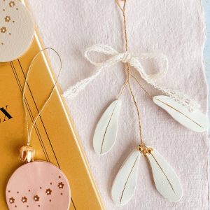 Effleurée : fleur à la tige – le gui