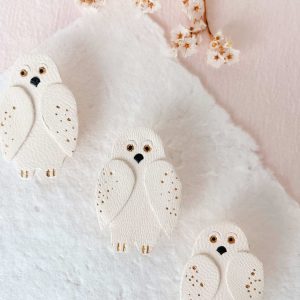 La chouette Ursule – broche en cuir