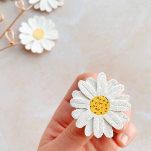 La marguerite – broche ou boucles d’oreilles