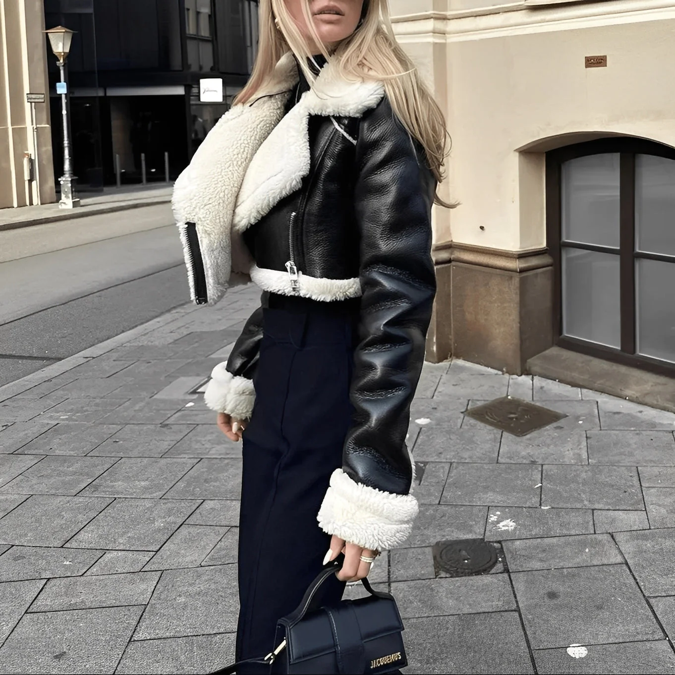 Kristina - Blouson en cuir chaud avec doublure en laine pour femmes – Image 2